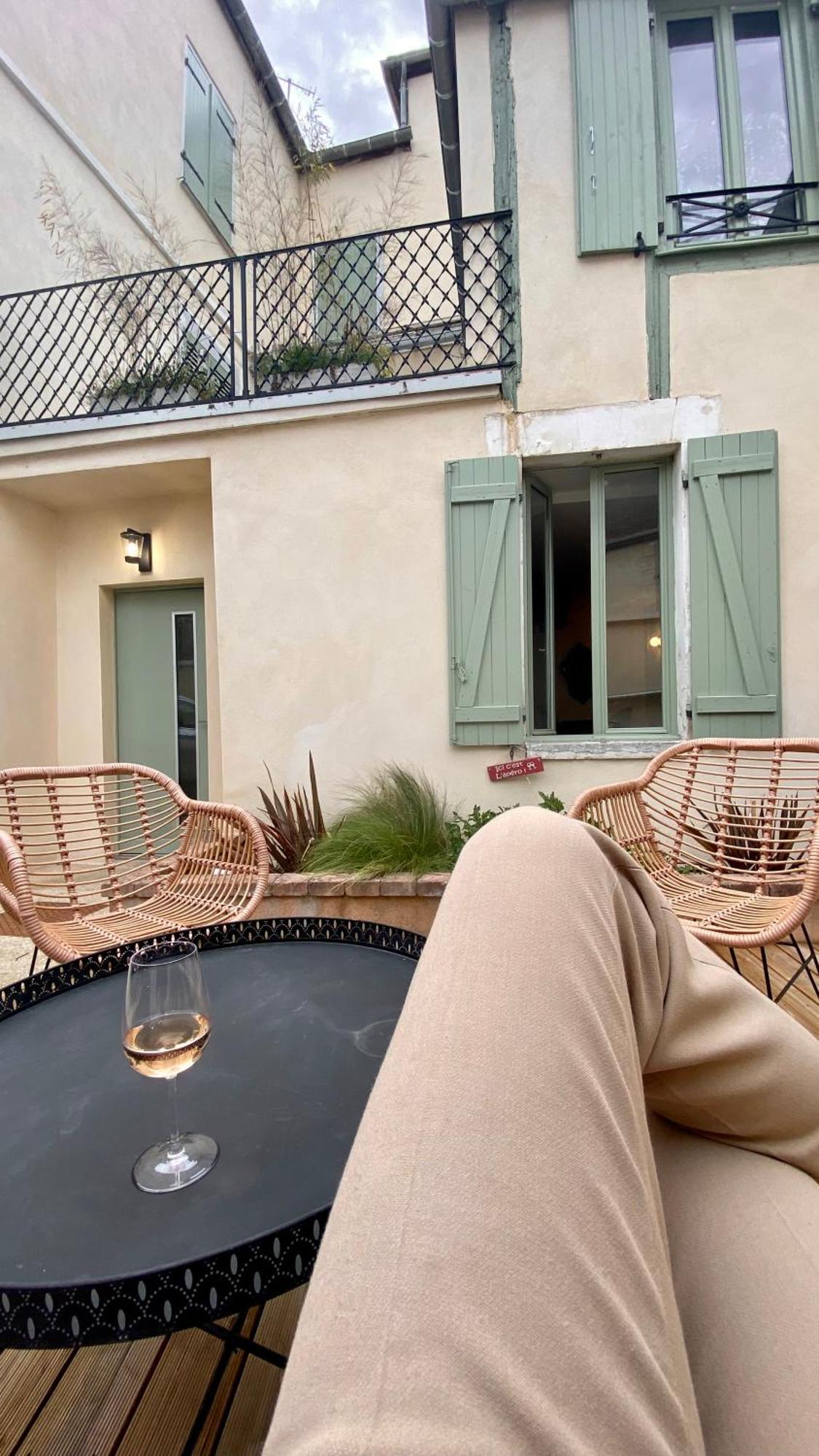 Superbe Appartement Terrasse Et Parking Gratuit Auxerre Zewnętrze zdjęcie