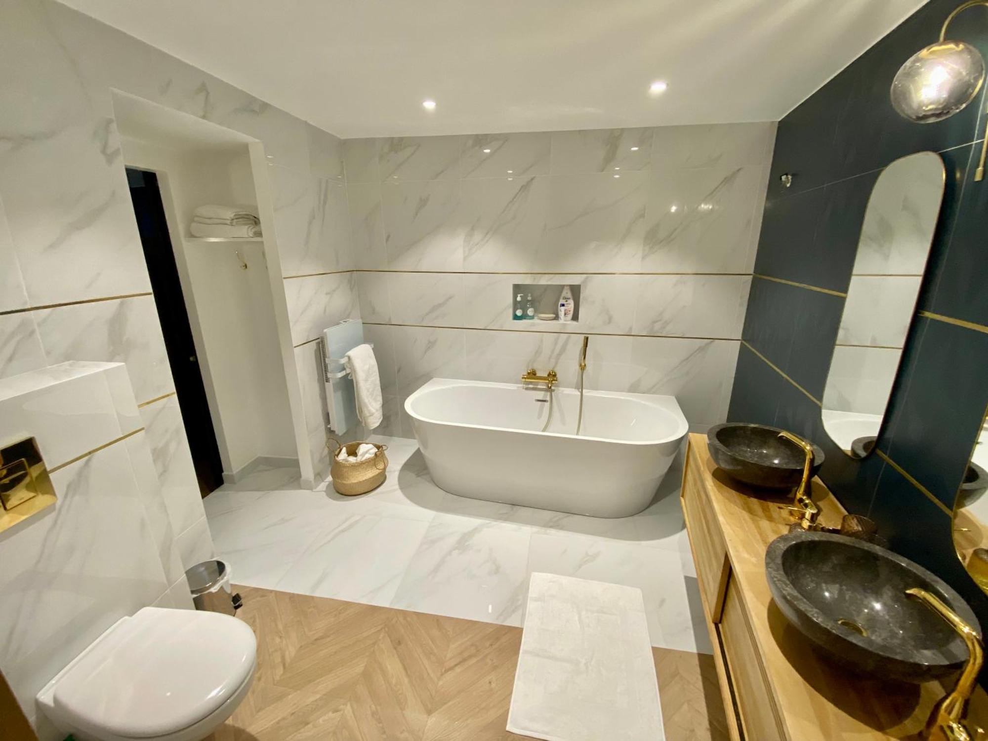Superbe Appartement Terrasse Et Parking Gratuit Auxerre Zewnętrze zdjęcie